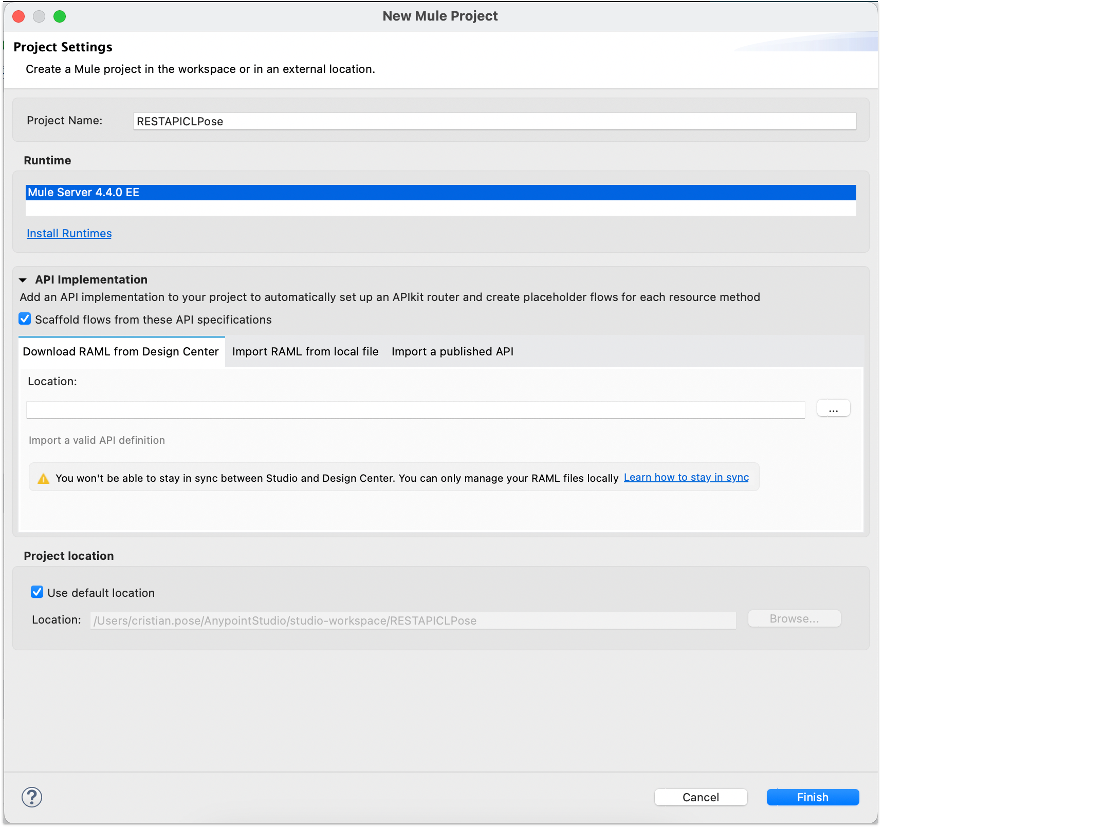 [API implementation (API 実装)] セクションで *[Import from Design Center (Design Center からインポート)]* が強調表示されています